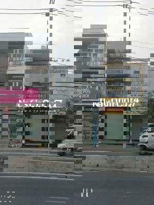 Chủ kẹt quá hạ sát nút , căn mặt tiền đẹp.