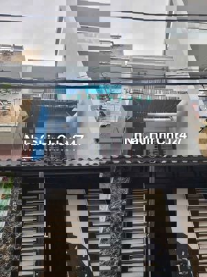 Nhà chính chủ 4,1*16 đúc 3 lầu xe hơi tận cửa f14