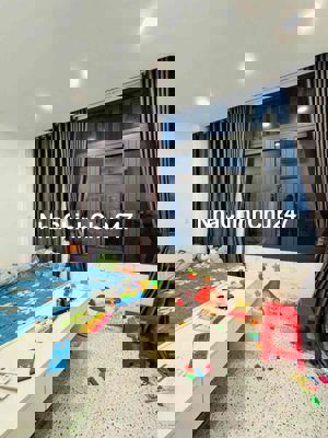 chính chủ đang ở cần bán nhà mẫu hiện đại sạch sẽ khu an ninh