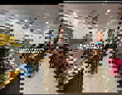 Bán nhà Chủ tự xây- Phố Trạm- gần TTTM Aeon Long Biên