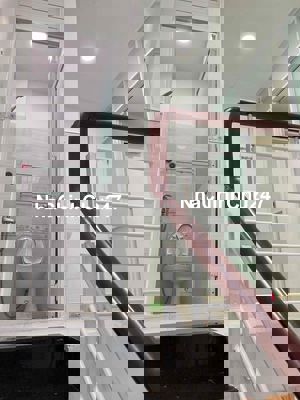 Chính Chủ - HXH Nguyễn Hữu Tiến - DT 4.2x15 1 trệt 1 lửng 2pn 2wc