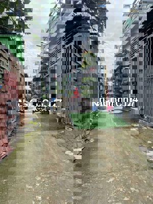 Chín Chủ. Nhà Hẻm Xe Hơi 4x15 1lầu 3pn 2wc có nội thất