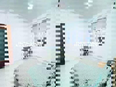 Chính Chủ Căn Hộ Đầy Đủ Tiện Nghi Ngay Trung Tâm Bình Thạnh Sát-Q1 3p