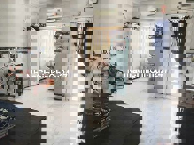 Chính chủ Bán nhà mặt tiền trung tâm Q5