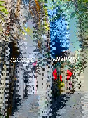 Chính chủ bán nhà khu đệ nhất khách sạn