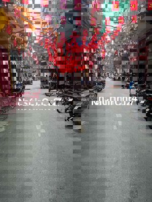 Chính Chủ Chị Gái E Cần Bán Nhà 3 Tầng Tân Mai-Nhỉnh 2 Tỷ-10m Ra Ô Tô