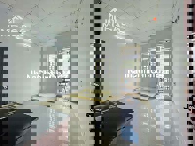 Chính Chủ Cho Phòng Có Ban Công Có Nội Thất Khu Tên Lửa Có sẵn