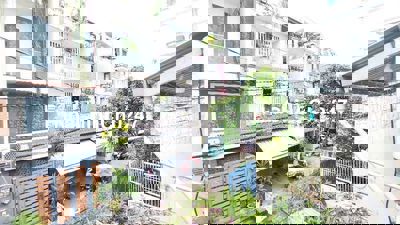 Chính chủ bán , chưa qua đầu tư,    chỉ vài bước chân, ra mặt tiền