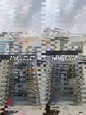 Chính chủ gửi bán căn nhà full thổ tại Tân Hiệp nằm mặt tiền đường(TL)