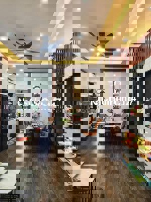 Chính chủ bán CH ĐN B 164 Khuất Duy Tiến,82m2,3N,2WC, giá 8.5 tỷ