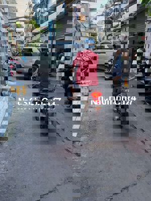 Siêu hiếm Nhà chính chủ xây tâm quyết đi định cư nên bán gấp HXH thông