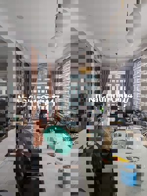 Siêu Rẻ Chính chủ cần bán BT Sát SOng Hành  DT 200 m2, 3 L chỉ 40.5 tỷ