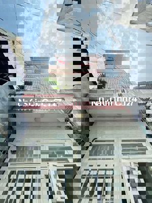 NHÀ 4 × 8 CHỦ GIẢM SÂU- GÒ VẤP 3 TẦNG - QUANG TRUNG - nhỉnh 4 TỶ