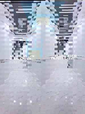 chính chủ bán nhà đường 10 m thông , khu dân cư gần ngã tư 550