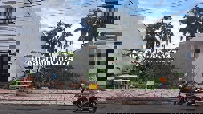 Chính chủ bán miếng đất hơn 100m2 hiện trạng như hình