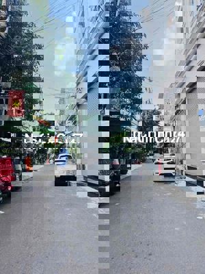 Chính chủ bán lô đất hẻm xe hơi DQH,dt 224m2, ngay sau Emart