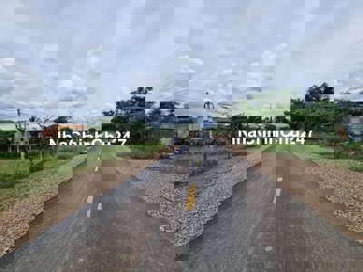 Chính chủ cần bán 2000m2 mặt tiền DT711 có sẵn 500m2 thổ cư