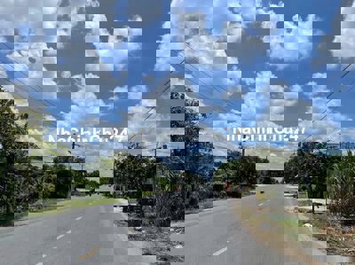 Chính chủ gửi 293m2 đất thổ, mặt tiền đường, giá rẻ.