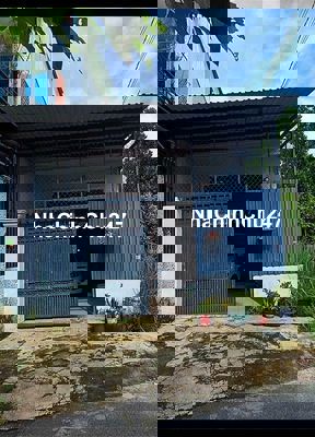 Chủ kẹt cần bán ngay nhà cấp 4 chỉ 2 phòng ngủ rộng rãi 700tr, SHR