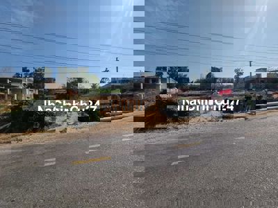 Chính chủ bán mặt tiền DT715, dt hơn 1250m2, ngay sân bay Phan Thiết