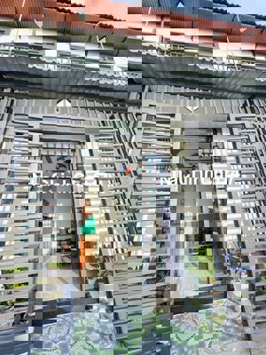 Chính chủ gửi bán nhà 1 trệt 1 lầu(6x8)ngay kcn Nhị Xuân Hóc Môn 299tr