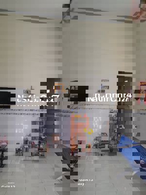 Nhà cấp 4 mặt tiền , chính chủ