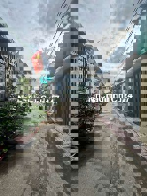 Nhà đẹp chính chủ thổ cư kp 2 còn mới