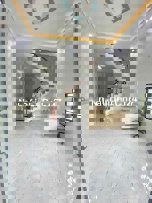 chính chủ cần bán nhà có hồ sơ xã nước sạch dân cư hh sau lưng chợ