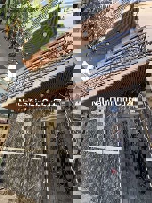 CHỈ 2 TỶ 270 - NGAY QUẬN 6, CƯ XÁ RA ĐA - BA TẦNG Ở LIỀN, CHÍNH CHỦ