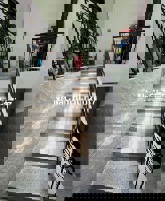 Chủ cần bán nhà 3 tầng, mặt tiền đường Vườn Lài