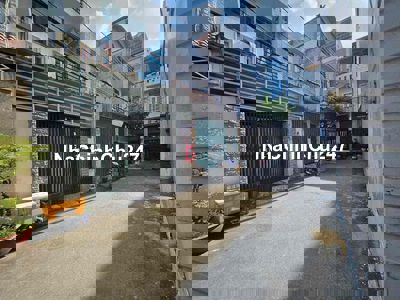 Chính chủ kẹt tiền bán gấp nhà phan huy ich dt 4,5 x15 trệt 3 thông