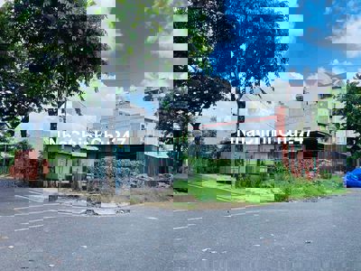 Chủ cần bán gấp lô đất góc 2 mặt tiền hiep bình chánh thủ đức