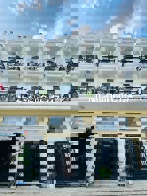 Nhà chính chủ ngã tư ga mặt tiền công viên thoáng mát