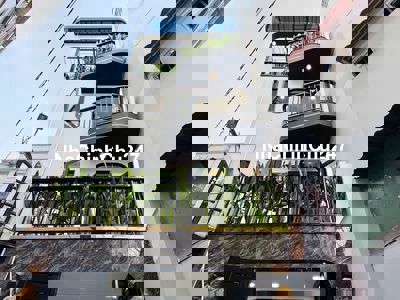 CHÍNH CHỦ BÁN NHÀ ĐẸP MỚI XÂY ĐÚC 3 LẦU HẺM ĐẸP KHU TRUNG TÂM