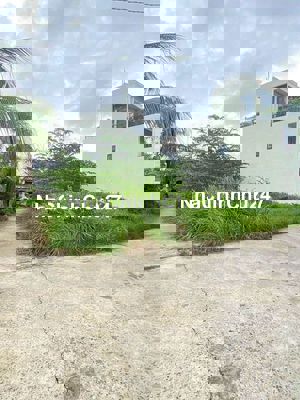 miếng đất chính chủ diện tích lớn 200m2, giá 879tr, gần kcn Gia Thuận