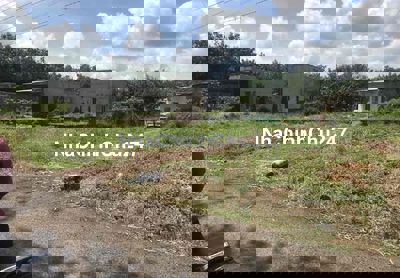 Chính chủ gửi bán gấp lô đất 175m2 sẵn thổ cư cặp sát quốc lộ 13