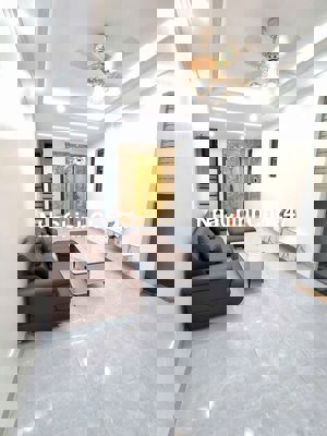 Tôi chính chủ,bán nhà 6 tầng,có thang máy.Ngõ 181,Trần Phú,Văn Quán,HĐ