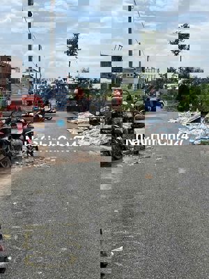 Chính chủ bán gấp 81m2 gần chợ Rạch Kiến . Cách Bình Chánh 15km.