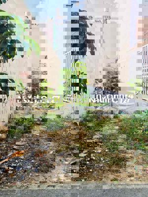 chính chủ bán đất 108m2 lã xuân oai