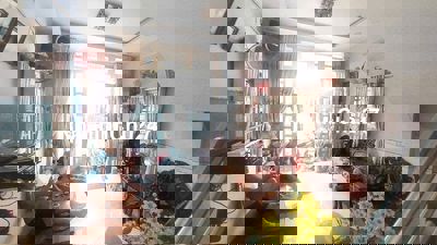 NHÀ ĐẸP HẺM SẠCH–72M²–2 TẦNG– GẦN CHỢ–CHỦ CẦN BÁN GẤP GIÁ TỐT