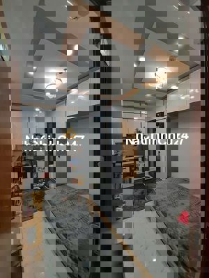 Chủ nhà bán gấp căn CCMN  + Vị trí : Phố Thịnh Quang - Đống Đa