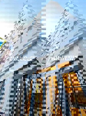 bán nhà q1 chính chủ : lh ***