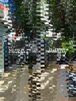 Nhà k Tôn Đản 92m2 chính chủ, ô tô vào tận nới