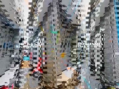 bán gấp căn nhà chủ đánh bạc thiếu nợ gọi e xem nhà ***