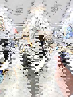 HẺM XE TẢI 5M THÔNG, NGAY AEON MALL TÊN LỬA, CHỦ XÂY KIÊN CỐ