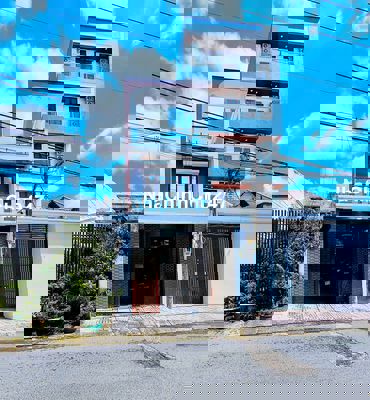 Nhà 1 trệt 1 lầu, hẻm xe hơi 60m2, chủ thiện chí. 5.8 Tỷ thương Lượng