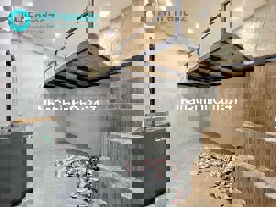 CHÍNH CHỦ DUPLEX CỬA SỔ, MÁY GIẶT RIÊNG, THANG MÁY ĐẦY ĐỦ