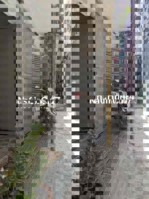 Chính chủ sát mặt tiền hẻm an ninh