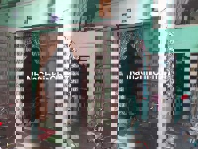 NHÀ BÁN, HẺM Q.4, 60M2, DÂN CƯ AN NINH, CHỢ, NHÀ THỜ.GIẤY TỜ CHÍNH CHỦ