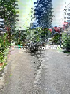 Chính chủ TT Trảng Bom full tc 115m2, khu biệt thự chỉ 2t1 bớt lộc